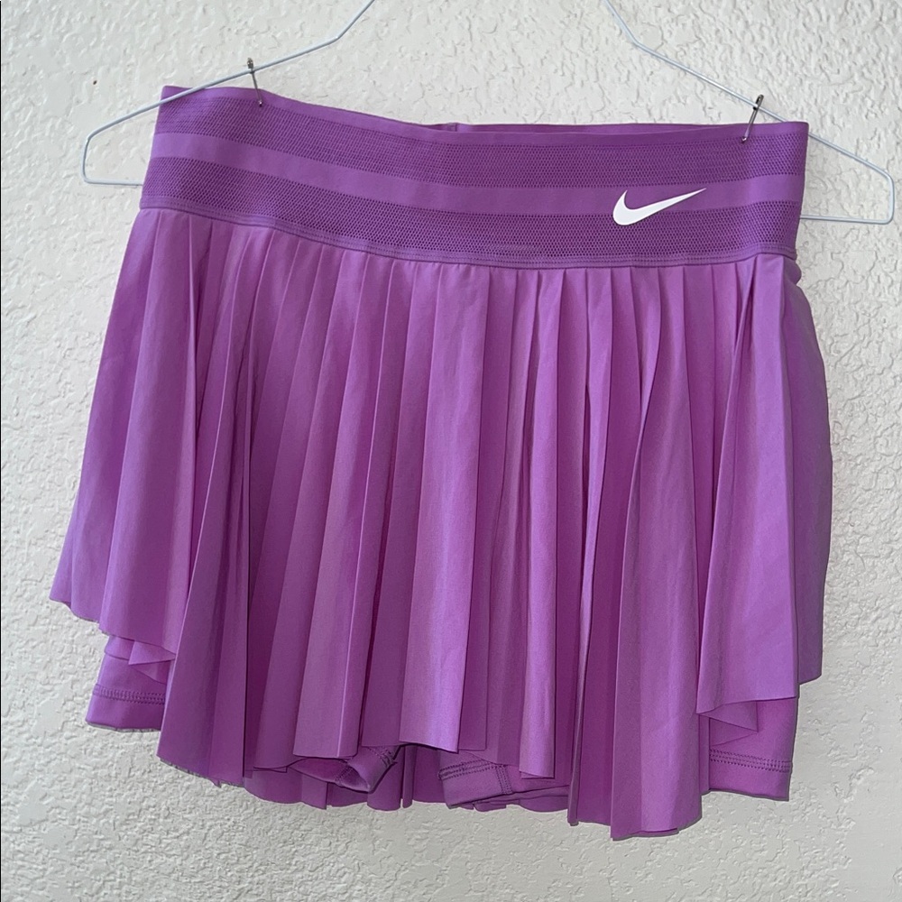 Nike Women's tennis Skirt in Vibrant Purple